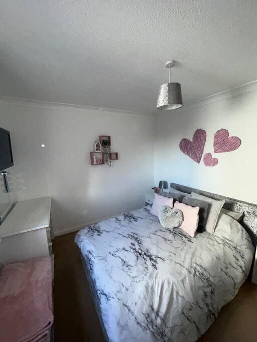 1 Bedroom Flat, Борнмут Екстер'єр фото