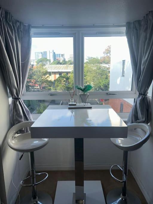 1 Bedroom Flat, Борнмут Екстер'єр фото